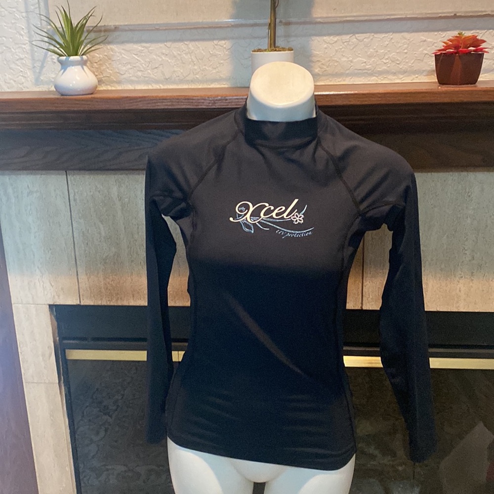 Xcel black rash guard swim top